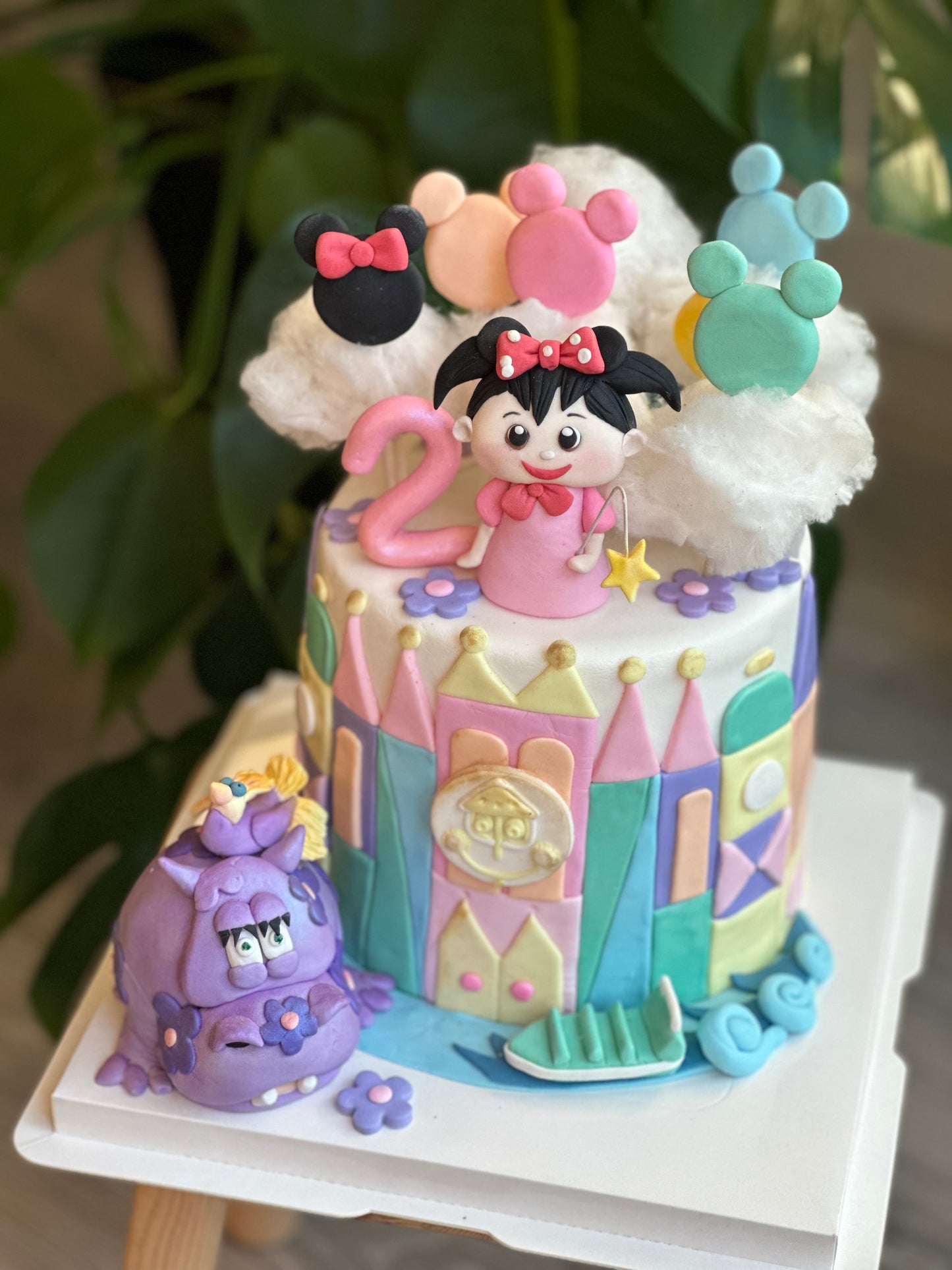 Custom Design Fondant cakes