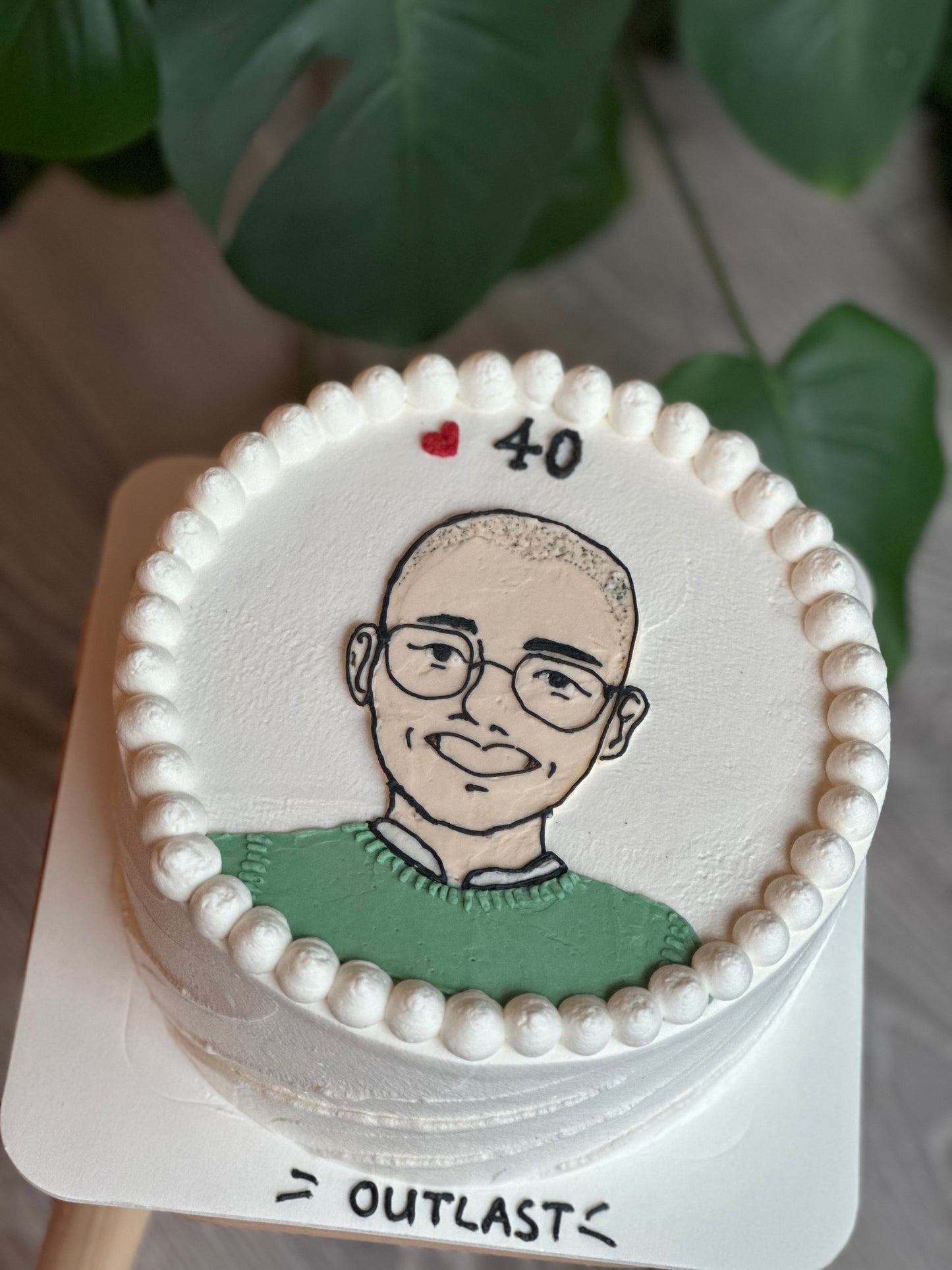 Add Buttercream drawing on cake